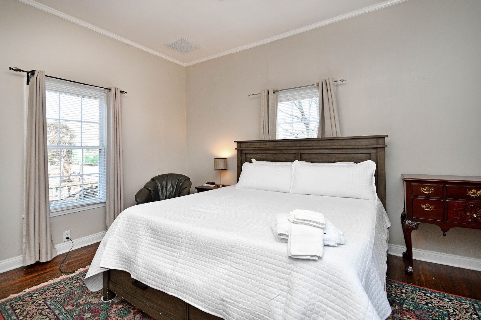 King bedroom in the Downtown Retreat rental in Greenville, SC