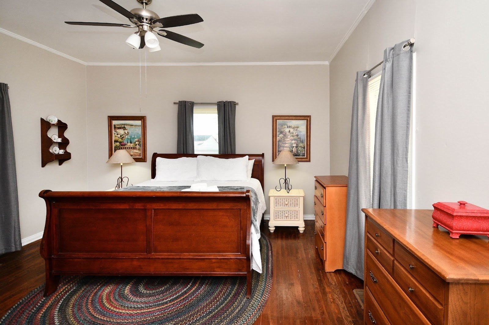 King bedroom in the Hen House rental in Greenville, SC