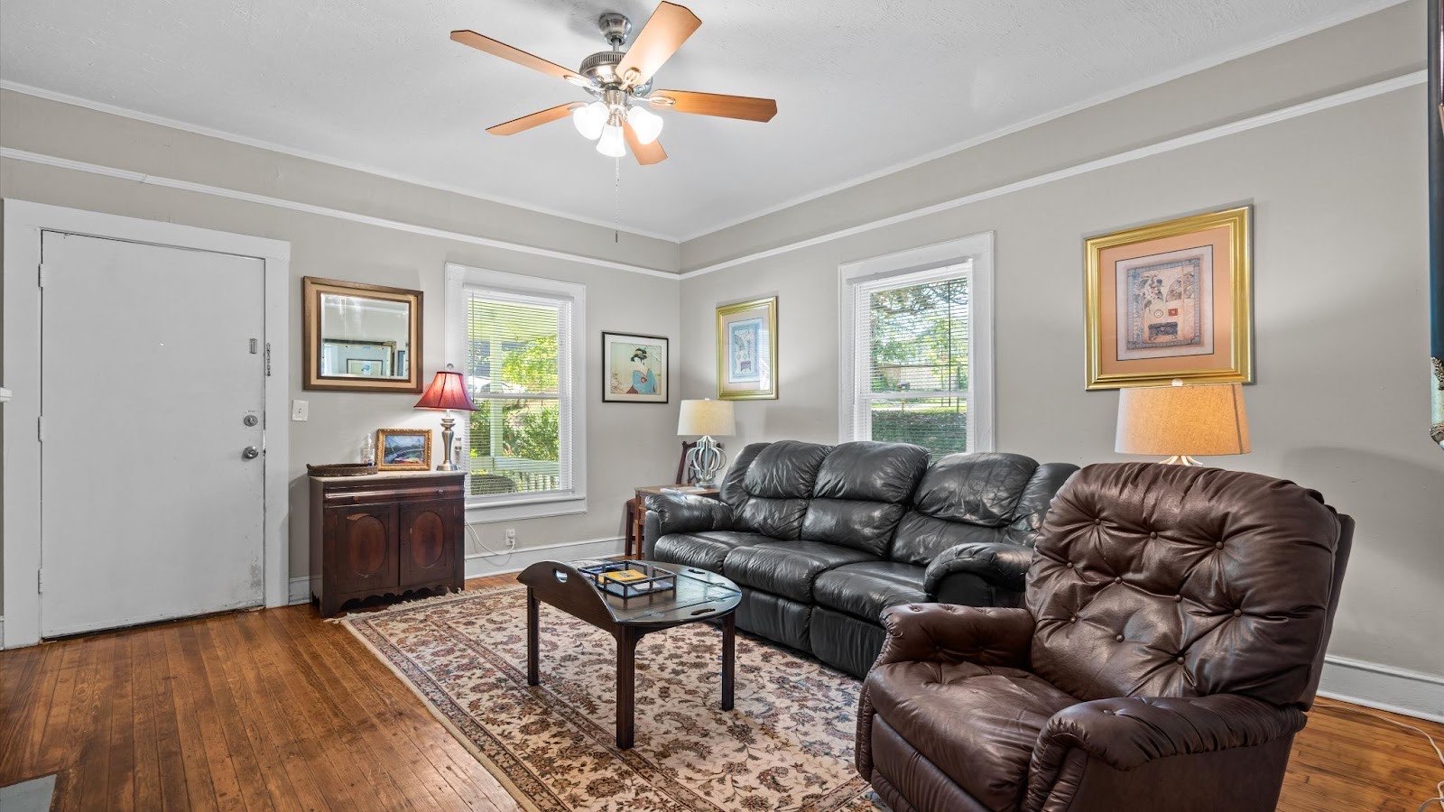 Living room of the Relaxing Retreat rental in Greenville, SC